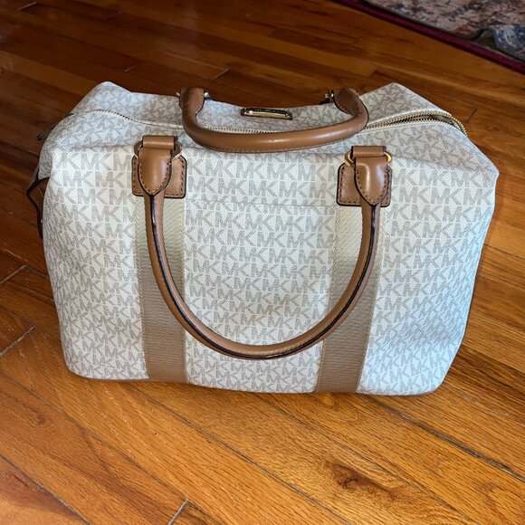 Michael Kors Duffle - Picture 4 of 8